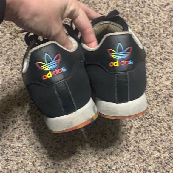 Sneakers adidas limited edition - Picture 2 of 6